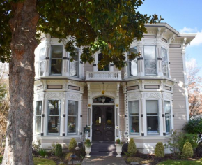 McCall House Boutique Hotel